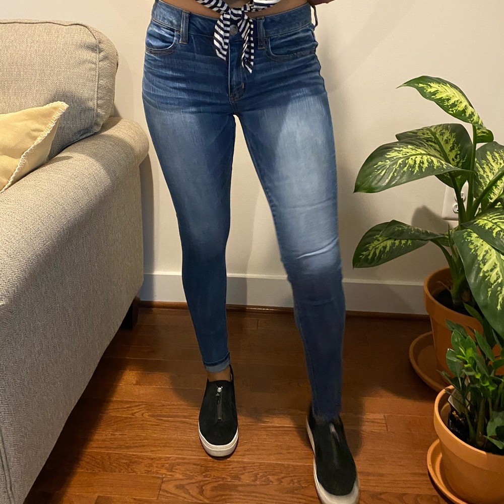 Light wash AE jeans